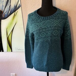 Women’s sweater size medium